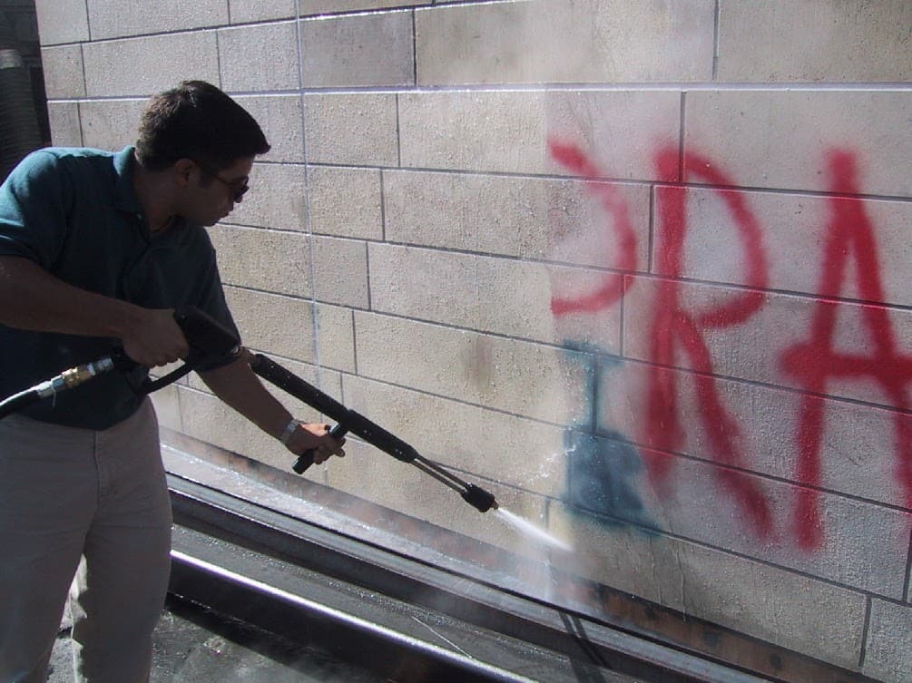 Remove Graffiti from Walls