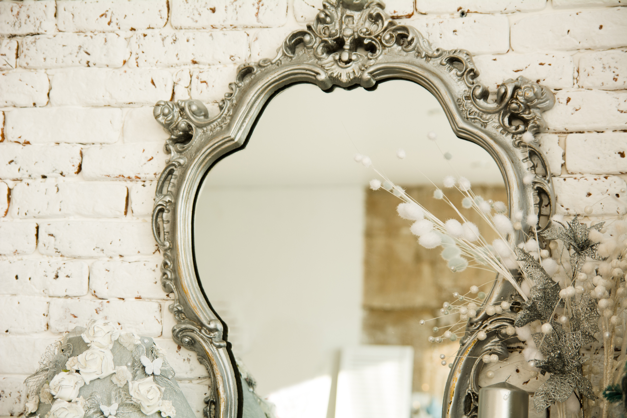 Mirror Coating for Metal: Bringing Old Metal Pieces Back to Life