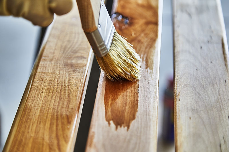 Choosing the Right Varnish Spray for Wood, Canvas & Crafts