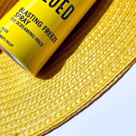 Fixing materials instantly with heavy duty spray glue for strong bonds