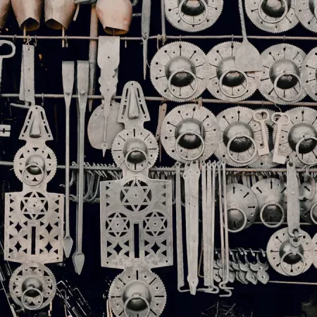 Vintage Metal Looks with Decorative iron finish paint at Home